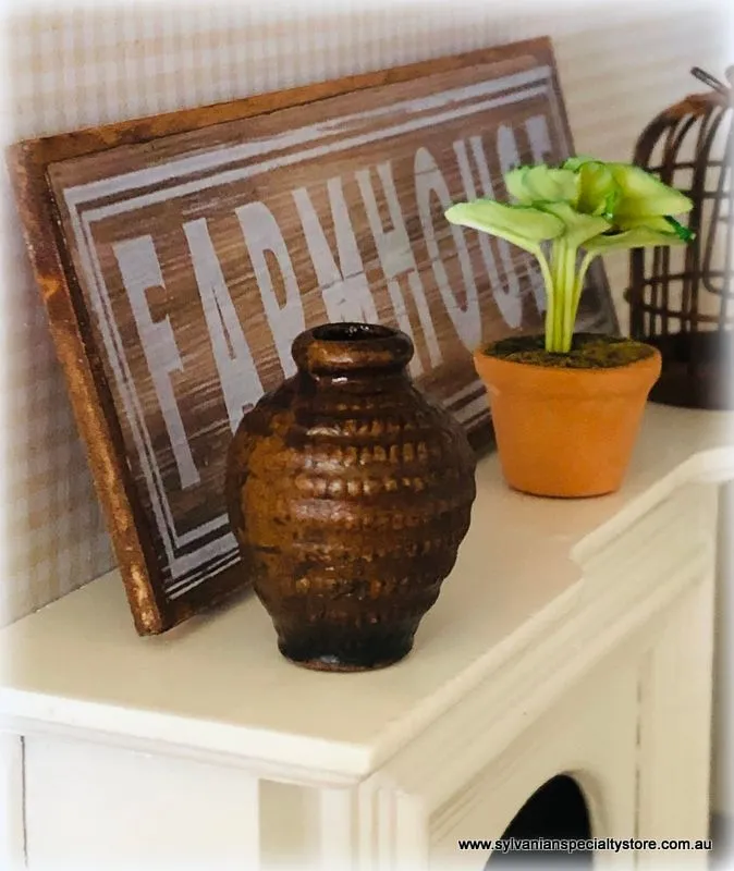 Aged Vase - Miniature