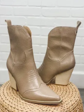 Ariella ankle bootie taupe