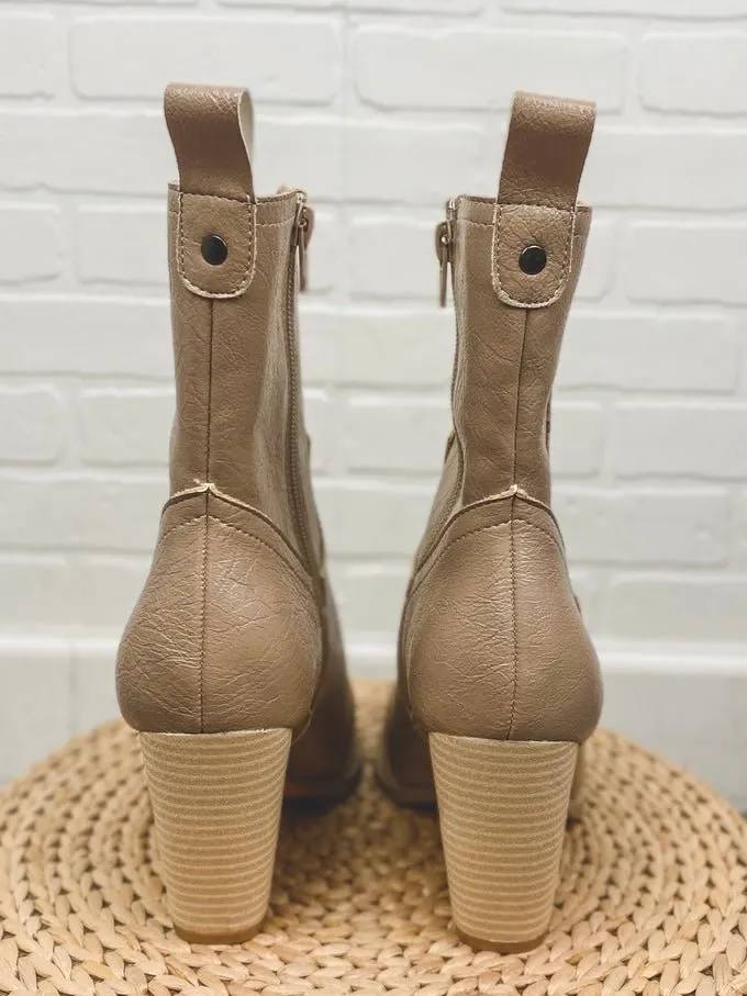 Ariella ankle bootie taupe