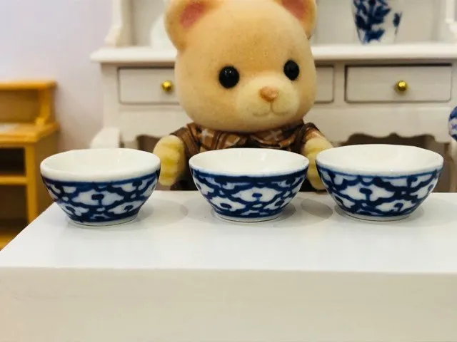 Blue White patterned bowl x 1