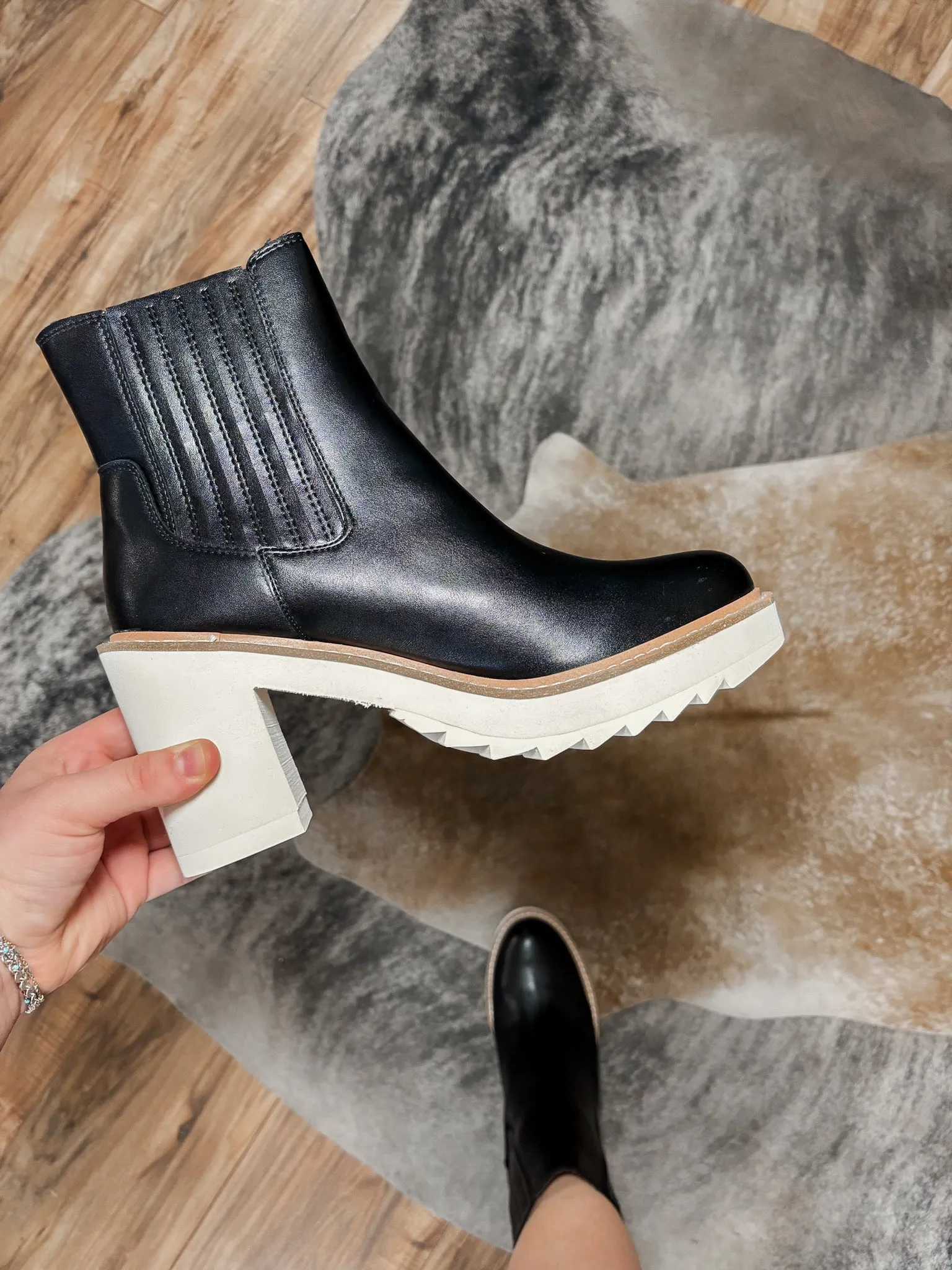 Jess chunky heel ankle booties