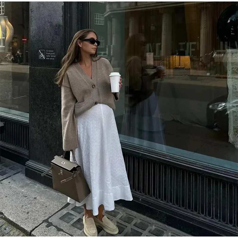 Modern Knit Cardigan Women’s Autumn Wardrobe Essential
