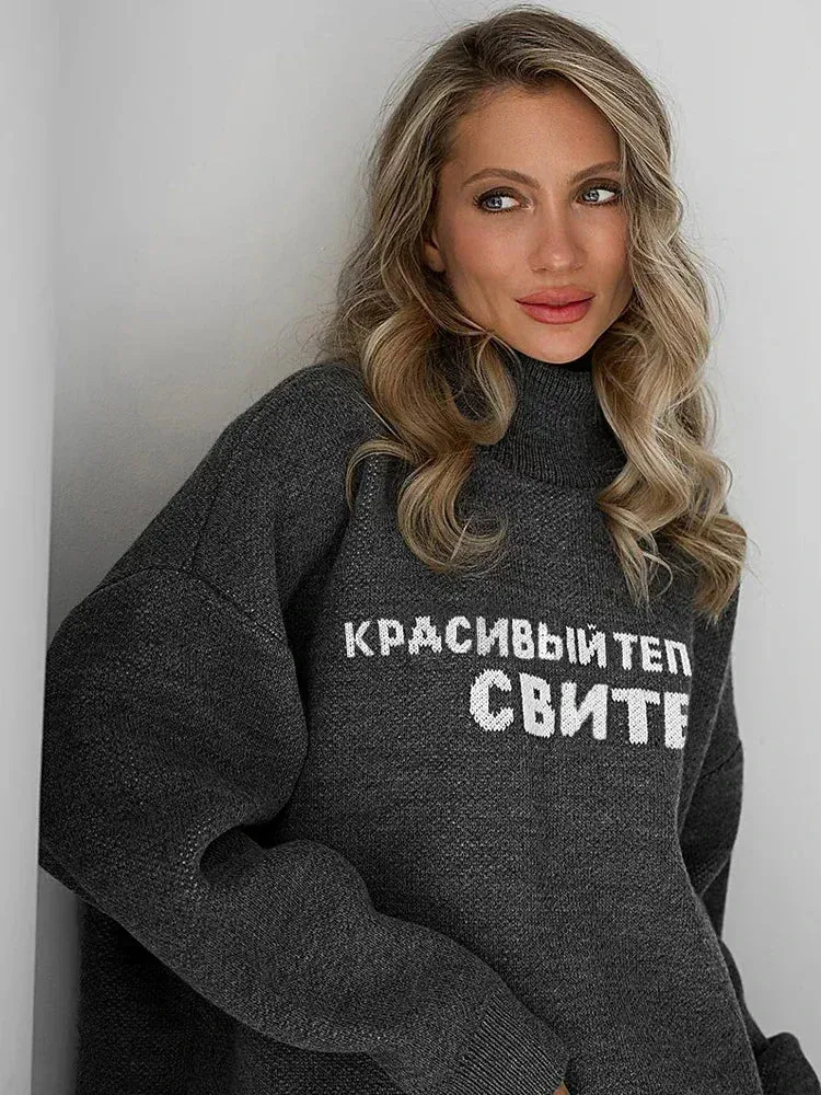 Oversized Warm Knit Pullover with Classic Print